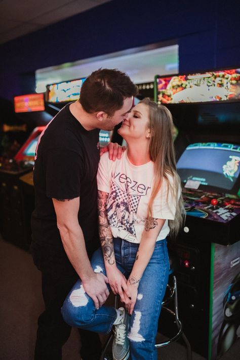 https://www.secretlakephoto.com/portfolio Arcade Maternity Shoot, Arcade Couples Photoshoot, Arcade Couple Pictures, Arcade Engagement Photos, Arcade Couple, Arcade Wedding, Arcade Photoshoot, Engagement Themes, Prenup Ideas