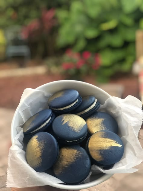 Navy Blue Macarons, Celestial Macarons, Navy Macarons, Macarons Ideas, Painted Macarons, Blue Macarons, Gold Macarons, Easy Bake Oven, Gold Birthday Cake