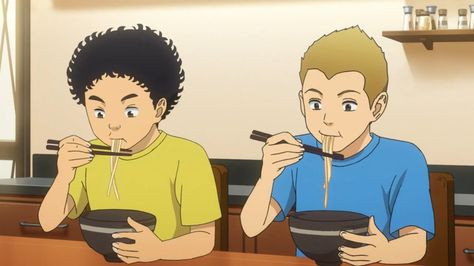 Young Namba and Hibito enjoy their homemade udon! Udon Illustration, Simple Udon Soup, Space Brothers, Niku Udon Recipe, Pocos Udon World, Japanese Food Udon, Types Of Noodles, Udon Noodles, Hot Soup