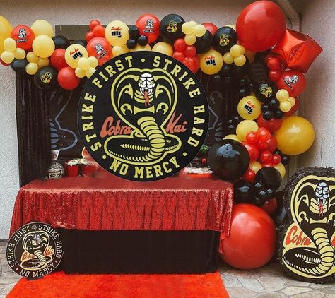 Cobra Kai Party, Balloons Arch, Black Balloon, Decoration Balloon, Balloon Chain, Art Birthday Party, Metallic Balloons, Black Balloons, Spiderman Birthday