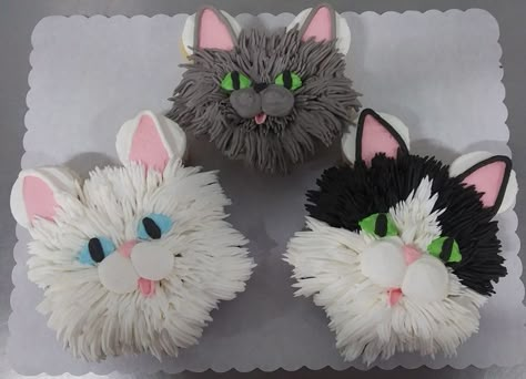 Pet Cupcakes, Buttercream Animals, Kitten Cupcakes, Kitten Cake, Puppy Cupcakes, Cat Cakes, Cake Cat, Cat Themed Birthday Party, Cake For Kids