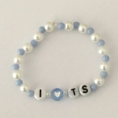 Cute Taylor Swift Bracelet Ideas, Taylor Swift Frenship Braclets, Friendship Bracelets Ideas Taylor Swift, Friend Ship Bracelets Ideas, Bracelet Ideas Taylor Swift, Bracelet Taylor Swift, Taylor Swift Friendship Bracelets, Taylor Swift Bracelet Ideas, Taylor Swift Bracelets