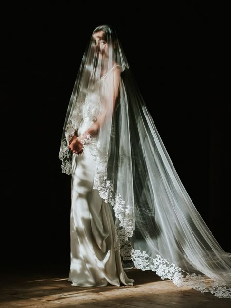 Stunning silhouette bridal portrait | Image by Justyna Bedford of Joel & Justyna Best Wedding Photos, Cathedral Wedding, Bridal Portrait, Gothic Wedding, 50th Wedding, Wedding Mood, Top 50, Bridal Portraits, Wedding Photoshoot