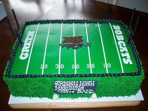 Football Field cake Football Pitch Cake, Football Field Cake, Football Cake Design, Soccer Birthday Cakes, Football Birthday Cake, Football Banquet, Inside Cake, Football Birthday Party, Cupcake Birthday Cake