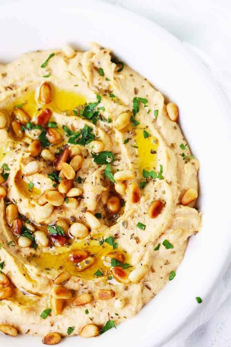 Hummus Ideas, Pine Nut Hummus, Chipotle Hummus, Eating European, Hummus Appetizers, Picnic Recipes, Pine Nut, Nut Recipes, Amazing Appetizers