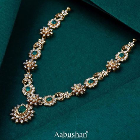 Diamond Necklace With Green Stones ~ South India Jewels Necklace With Green Stones, Background Jewelry, Diamond Pendant Jewelry, Real Diamond Necklace, Diamond Jewelry Set, Fancy Jewelry Necklace, Diamond Wedding Jewelry, Gold Jewelry Simple Necklace, Beautiful Gold Necklaces