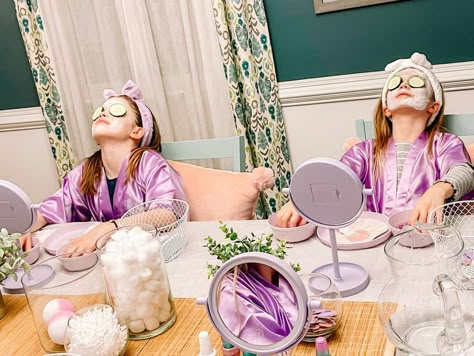 Spa-tacular Sleepover | CatchMyParty.com Spa Bday Party Ideas, Glamping Birthday Party Ideas, Spa Night Party, Spa Day For Kids, Lilac Birthday, Spa Sleepover Party, Paris Spa, Glamping Birthday Party, Birthday Sleepover Ideas