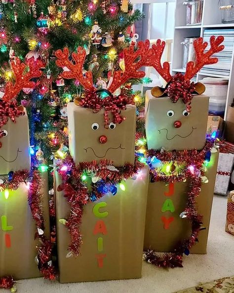 50+ Adorably Creative Christmas Wrapping for Kids - HubPages Stackable Gift Wrapping Ideas, Stackable Christmas Gift Boxes Diy, Snowman Boxes Stackable Diy, Snowman Wrapping Ideas, Wrapping Ideas For Clothes, Christmas Wrapping For Kids, Snowman Gift Tower, Ways To Wrap Christmas Gifts, Christmas Wrapping Ideas For Kids