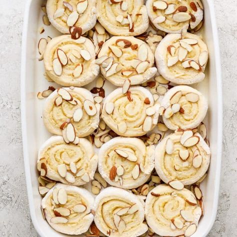 Almond Croissant Cinnamon Rolls - Fit Foodie Finds Croissant Cinnamon Rolls, Croissant Recipes, Fit Foodie Finds, Apple Cinnamon Rolls, Croissant Recipe, Pumpkin Cinnamon Rolls, Breakfast Rolls, Almond Croissant, Cinnamon Almonds