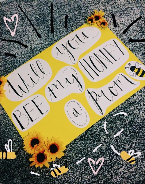 Bee Promposal, Couple Future Goals, Prom Posters, Dance Proposals, Dance Posters, Promposal Ideas, Cute Prom Proposals, Dance Proposal, Prom Proposals