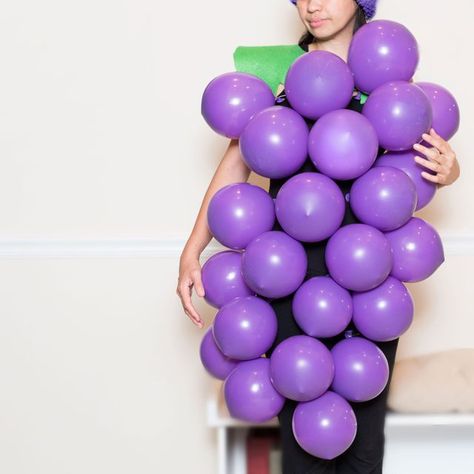 How to Make a Grape Bunch Costume Grape Costume, Easy Homemade Halloween Costumes, Grapes Costume, Food Halloween Costumes, Themed Halloween Costumes, Diy Costumes Women, Cheap Halloween Costumes, Food Costumes, Homemade Halloween Costumes