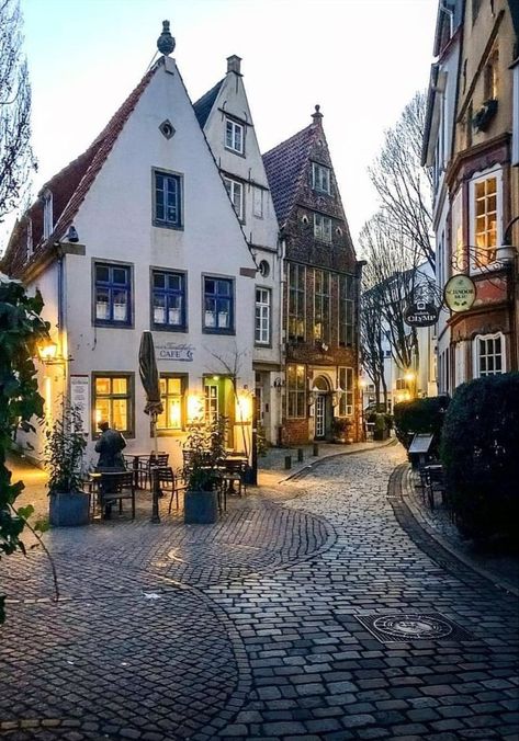 Buildings Reference Photo, European Town, Bremen Germany, Voyage Europe, Beautiful Buildings, Beautiful Places To Visit, Germany Travel, Pretty Places, Oh The Places Youll Go