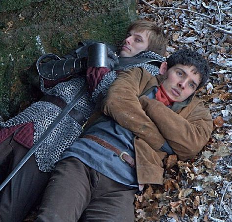 You all comfy and snuggly there Merlin and Arthur? Merlin Memes, Merlin Funny, Merlin Colin Morgan, Merlin Series, Roi Arthur, Merlin Fandom, Merlin Cast, Merlin And Arthur, Arthur Pendragon