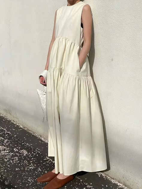 Minimalist Summer Fashion, Paper Bag Dress, Foodie Outfit, Black Sleeveless Midi Dress, Cotton Maxi Dress, Sleeveless Long Dress, Bleach Wash, Big Fashion, Trend Fashion