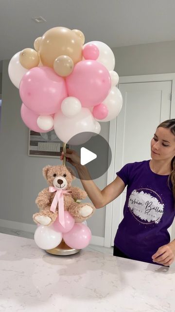 Balloon And Bear Centerpiece, Bear In A Basket Balloons, Teddy Balloon Decoration, Teddy Balloon Centerpiece, Teddy Bear Centre Piece, Easy Teddy Bear Centerpieces, Bearly Wait Centerpieces Diy, Diy Teddy Bear Balloon Centerpiece, Diy Hot Air Balloon Basket With Balloons