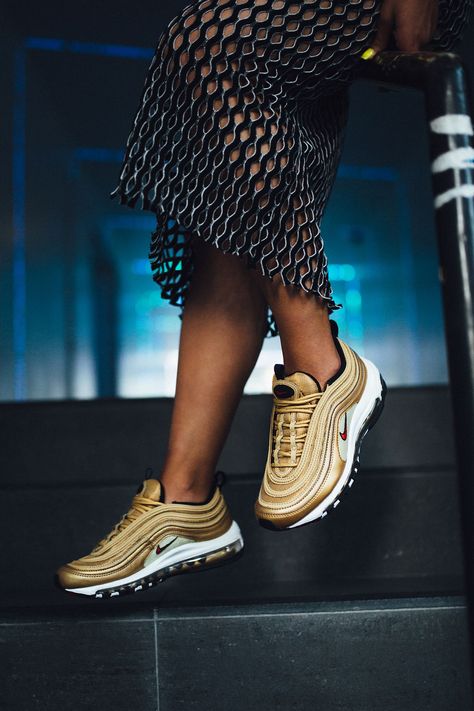 Nike 97, Air Max 97s, Womens Outfit, Nike Snkrs, Air Max Thea, Nike Gold, Nike Air Max For Women, Air Max Women, Nike Air Force Ones