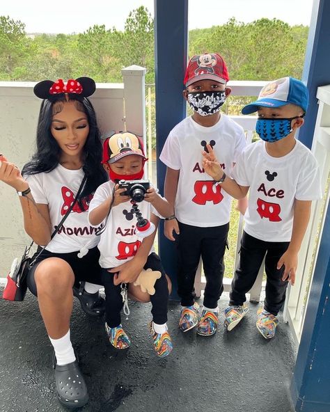 Mom And Son Birthday Outfits, Mother And Son Disney Outfits, Disney World Outfits Mommy And Me, Disney World Family Pictures, Disney World Family Outfits, Family Disney Outfits, Parent Goals, Disney Family Outfits, Matching Mommy Daughter Outfits