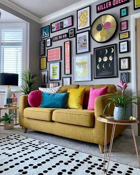 Gallery Wall Photos And Art, Clutter Wall, Quirky Living Room Ideas, Quirky Living Room, Living Room Bohemian, Quirky Furniture, Room Bohemian, Living Room Vintage, Quirky Home