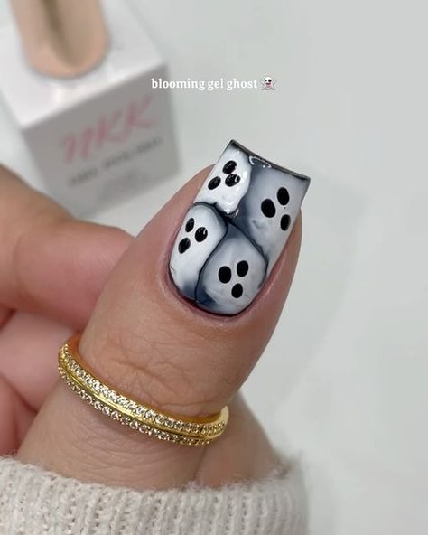 NailzKatKat on Instagram: "halloween ghost with blooming gel👻 SWIPE-> pictorial step by step! Hope this helps!! 💅🏻products used:  medium square gel extensions  Blooming gel Jet black gel polish  French tips white gel polish   • • •" Halloween Nails Blooming Gel, Blooming Ghost Nails, Blooming Gel Ghost Nails, French Tips White, Black Gel Polish, White Gel Polish, Ghost Nails, Blooming Gel, Gel Extensions