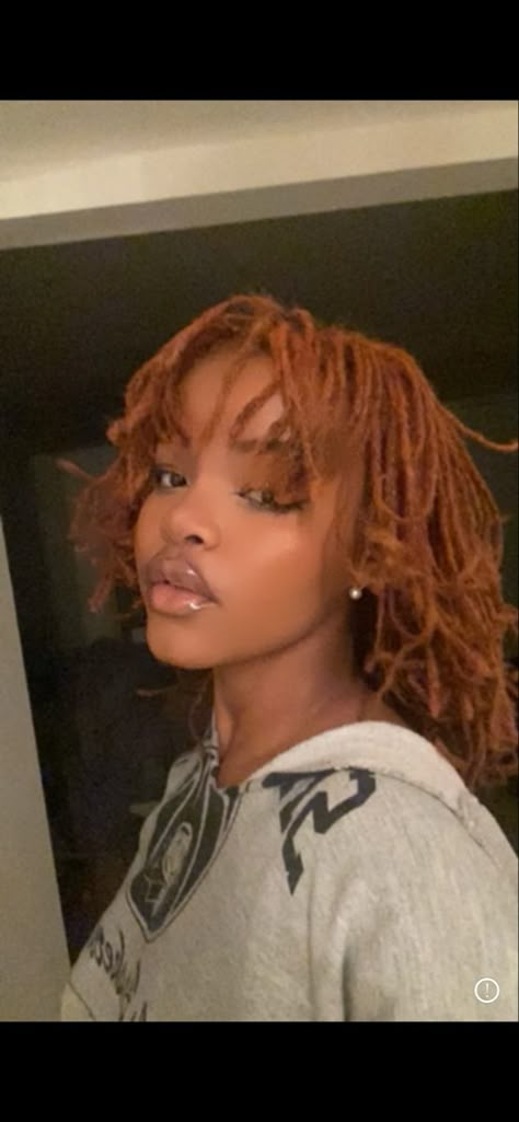 Short Brown Locs Black Women, Ginger Locks Black Women, Short Ginger Locs Black Women, Sisterlocs Aesthetic, Hair Color Ideas Locs, Ginger Colored Locs Black Women, Locs Ideas Black Women, Locs With Layers, Ginger Microlocs