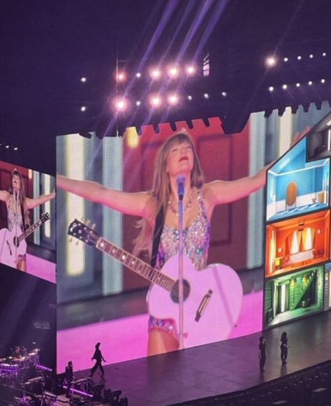 Vegas Night, Eras Tour 2023, Blonde Cat, Taylor Swift Speak Now, Swift Tour, Taylor Swift Cute, Taylor Swift Fearless, Eras Tour Outfits, Taylor Swift Red