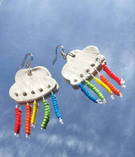 Earrings from air dry clay and colorful beads! 🌈 Air Dry Clay Beads Diy, Air Dry Clay Accessories, Air Dry Clay Earrings Diy, Things To Make Out Of Air Dry Clay, Air Dry Clay Beads, Air Dry Clay Keychain, Air Dry Clay Jewellery, Air Dry Clay Jewelry, Ideas Arcilla