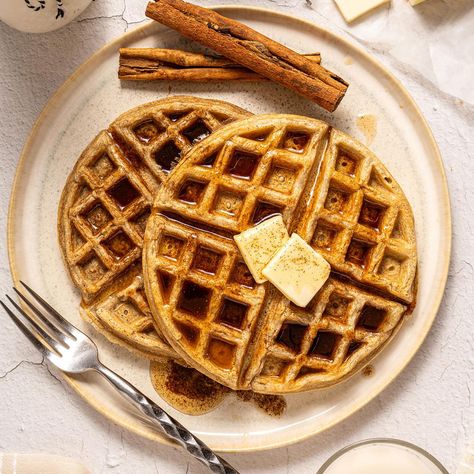 Cinnamon Waffles Cinnamon Bun Waffles, Waffles From Scratch, Waffles Aesthetic, Cinnamon Waffles, Banana Waffles, Fluffy Waffles, Easy Morning, Cinnamon Banana, Honey Butter