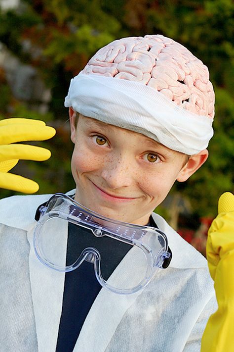 Mad scientist costume (brain hat!) Science Costumes, Brain Hat, Mad Scientist Costume, Scientist Costume, Mad Scientist Party, Crazy Hat Day, Hallowen Ideas, Diy Halloween Costumes For Kids, Hat Day