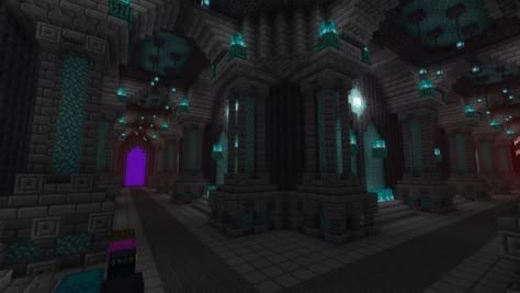 Minecraft Nether Highway Design, Minecraft Nether Base Interior, Nether Hub Design Minecraft Simple, Minecraft Nether Highway, Nether Highway Design, Nether Tunnel Design, Nether Tunnel Minecraft, Nether Design, Minecraft Tunnel Ideas