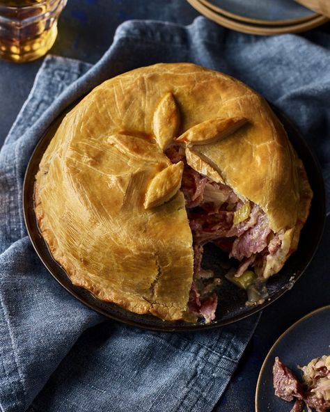 Smoked ham, leek and mustard pie - delicious. magazine Hock Recipes, Chicken And Ham Pie, Ham And Leek Pie, Ham Hock Terrine, Ham Hock Recipes, Ham Pie, Pie Game, Chicken Pie Recipe, Leek Pie