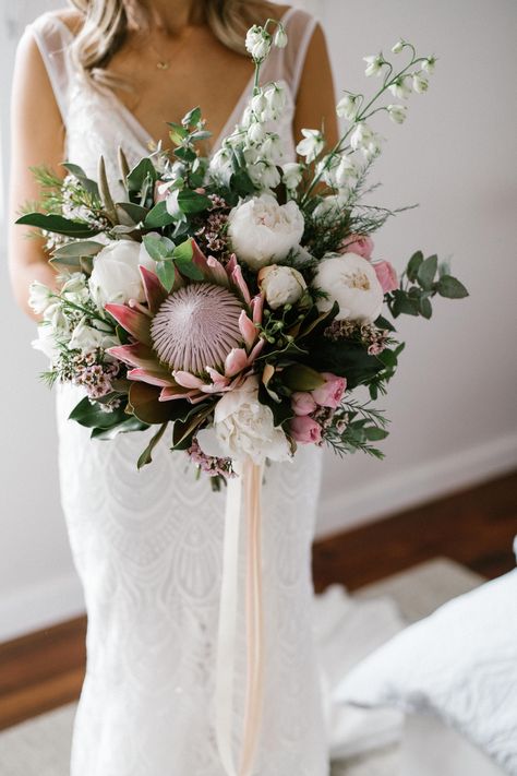 Protea Bouquet Wedding, White Country Wedding, Tropical Wedding Bouquets, Protea Wedding, Flowers Australia, Small Wedding Bouquets, Protea Bouquet, Peony Bouquet Wedding, Rustic Style Wedding