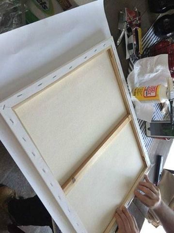 DIY picture canvas Making Frames, Decor Makeover, Unique Photos, Diy Wall Shelves, Diy Picture, Reuse Recycle, Photo Projects, Décor Diy, Sandbox