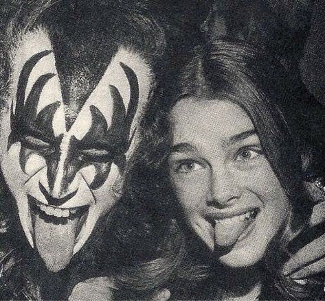 Gene Simmons Kiss, Rock Aesthetic, Rockstar Aesthetic, 80s Vibes, 80s Aesthetic, Gene Simmons, Brooke Shields, I'm With The Band, Old Pictures