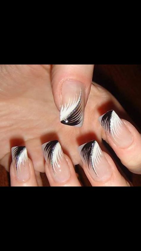 Feather Nail, Moon Beauty, Feather Nail Art, Black And White Nail, Black And White Nail Designs, Black And White Nail Art, Feather Nails, New Nail Art Design, Manicure Gel