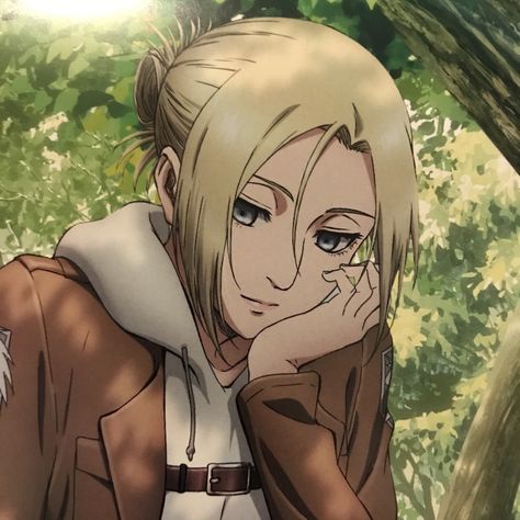 Annie Leonhart, Blonde, Anime