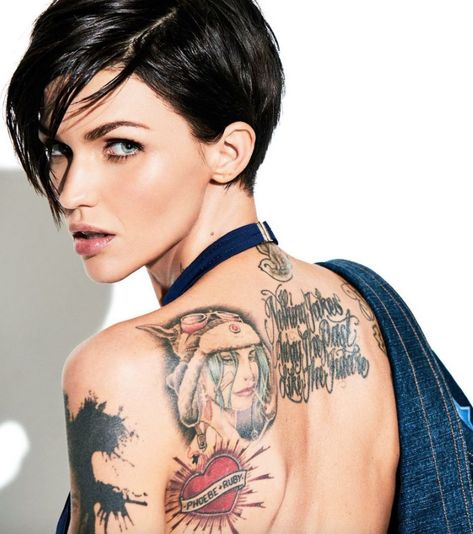 Ruby Rose Birthday, Real Name, Age, Weight, Height, Family, Boyfriend(s), Bio & More Ruby Rose Haircut, Ruby Rose Tattoo, Ruby Rose Hair, Rose Tattoo On Back, Woman With Tattoos, Rosé Back, Haircut Styles, Milla Jovovich, Rose Hair