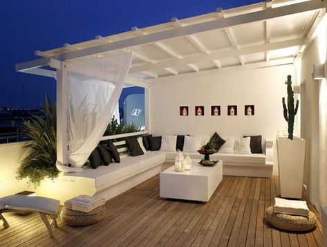 Roof Top Deck, Design Per Patio, Rooftop Patio Design, Rustic Pergola, Easy Patio, Interior Design Per La Casa, Terrace Decor, Rooftop Terrace Design, Rooftop Design