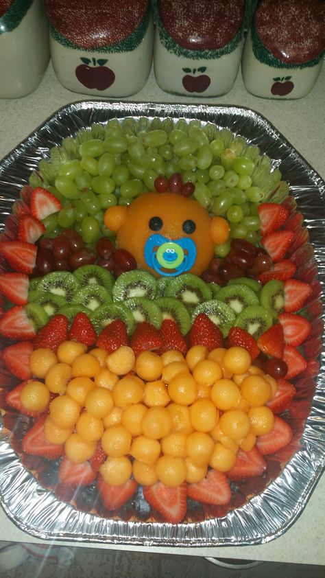 Baby Shower Fruit Tray, Baby Shower Food Easy, Baby Shower Snacks Boy, Bbq Baby Shower Decorations, Shower Snacks, Baby Shower Party Food, Baby Shower Fruit, Amazing Food Platters, Baby Shower Snacks