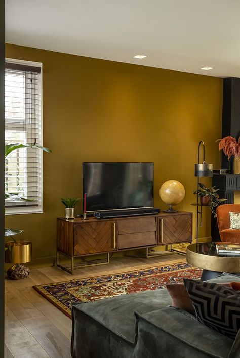 Ochre Living Room, Wall Color Combination, Mustard Walls, Colorful Room Decor, Home Hall Design, Barn Interior, Warm Interior, Home Office Setup, Living Room Inspo