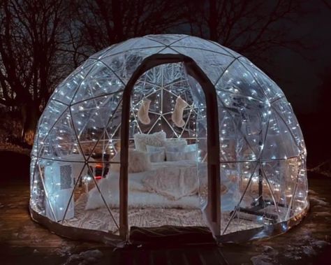 Cozy Airbnb, Garden Igloo, Romantic Winter Getaways, Geodesic Dome Homes, Wind Break, Bubble Tent, Tent Decorations, Dome Tent, Winter Getaway