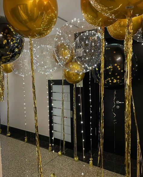 Roaring 1920s Party, Gatsby Decor, Birthday Sweet 16, Roaring 1920s, 1920s Party, Roaring 20, Great Gatsby Party, Gatsby Party, 60th Anniversary