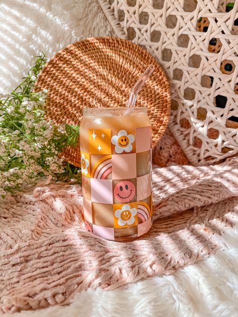 Retro & Groovy Checkered Flowers Aesthetic Beer Can Shaped Glass Cute Boho Inspired Iced Coffee Cup Mug Mother's Day or Best Friend Gift - Etsy Vinyl Glass Cups, Beer Can Glass Design, Aesthetic Glass Cup, Face Grab, Vinyl Mugs, Iced Coffee Glasses, Groovy Aesthetic, Bamboo Cups, Cute Coffee Cups