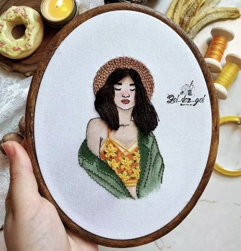 Embroidery Portrait Simple, Portrait Embroidery Hoop, Embroidery People, Embroidery Circle, Modern Needlepoint, Embroidery Portrait, Paw Drawing, Portrait Embroidery, Clothes Embroidery Diy