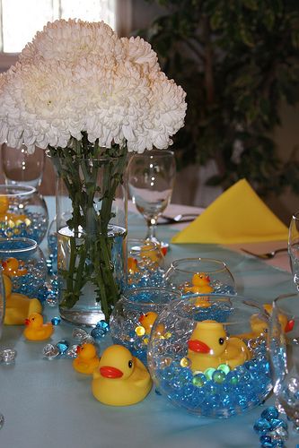 Led Centerpieces, Perlengkapan Bayi Diy, Diy Baby Shower Centerpieces, Led Wedding, Ducky Baby Showers, Boy Baby Shower Centerpieces, Ducky Baby Shower, Rubber Ducky Baby Shower, Baby Shower Duck