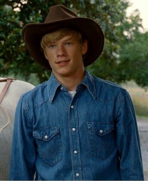 Lucas Till. Jesse Hannah Montana, Lucas Till Hannah Montana, Hannah Montana The Movie, Miley Stewart, Lucas Till, Boy Face, Disney Men, Country Men, Hannah Montana