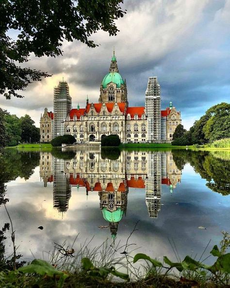 Hanover Germany, Reflection Photography, Europe Travel, Taj Mahal, Beautiful Places, Castle, Germany, Pure Products, Building