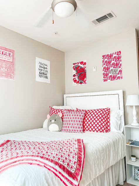 Preppy Dorm Room Decor, Preppy Dorm Room, Preppy Bedroom Decor, Preppy Bedroom, College Dorm Room Decor, Dorm Room Designs, Dorm Room Inspiration, Preppy Room Decor, Preppy Room