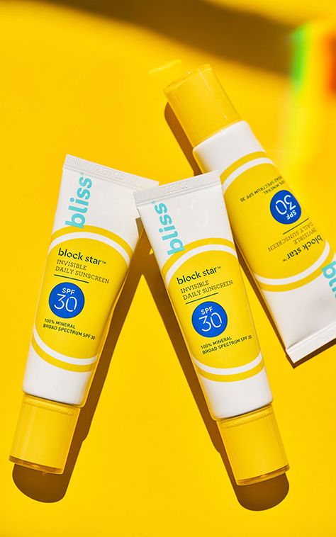 Sun Screen Product Photography, Bliss Sunscreen, Suncream Packaging, Sunscreen Packaging Design, Labels Ideas, Neutrogena Sunscreen, Sunscreen Packaging, Beauty Science, Face Skin Care Routine