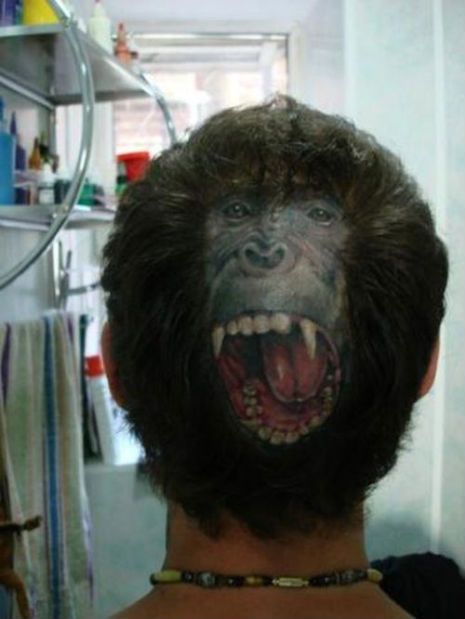 Bizarre monkey-face tattoo on the back of some guy’s head Scalp Tattoo, Terrible Tattoos, Horrible Tattoos, Gorilla Tattoo, Monkey Tattoos, Monkey Face, 4 Tattoo, Bald Spot, Tattoo Fails