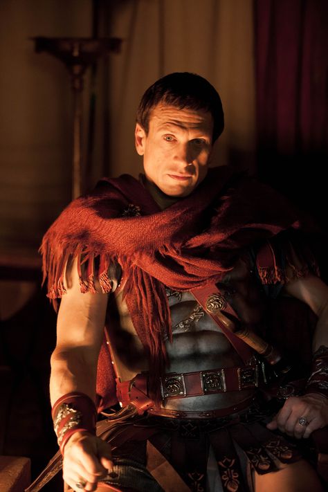 Spartacus - Marcus Crassus Marcus Licinius Crassus, Rome Costume, Knight Commander, Spartacus (tv Series), Spartacus Series, Roman Legion, Character Inspiration Male, City Fashion, Roman Soldiers